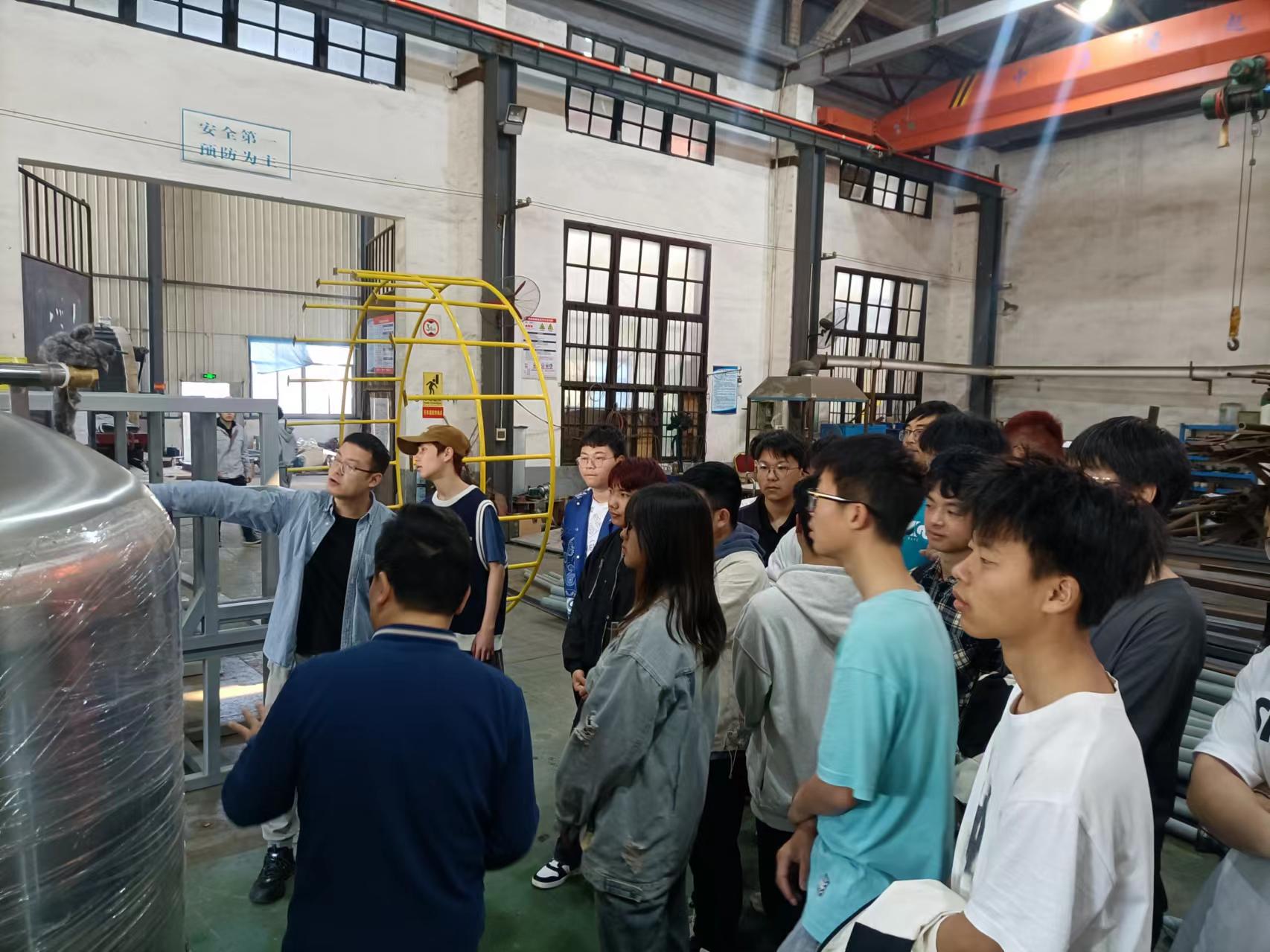 湖南工程学院近200名学生来乐鱼在线-乐鱼在线(中国)
认知实习